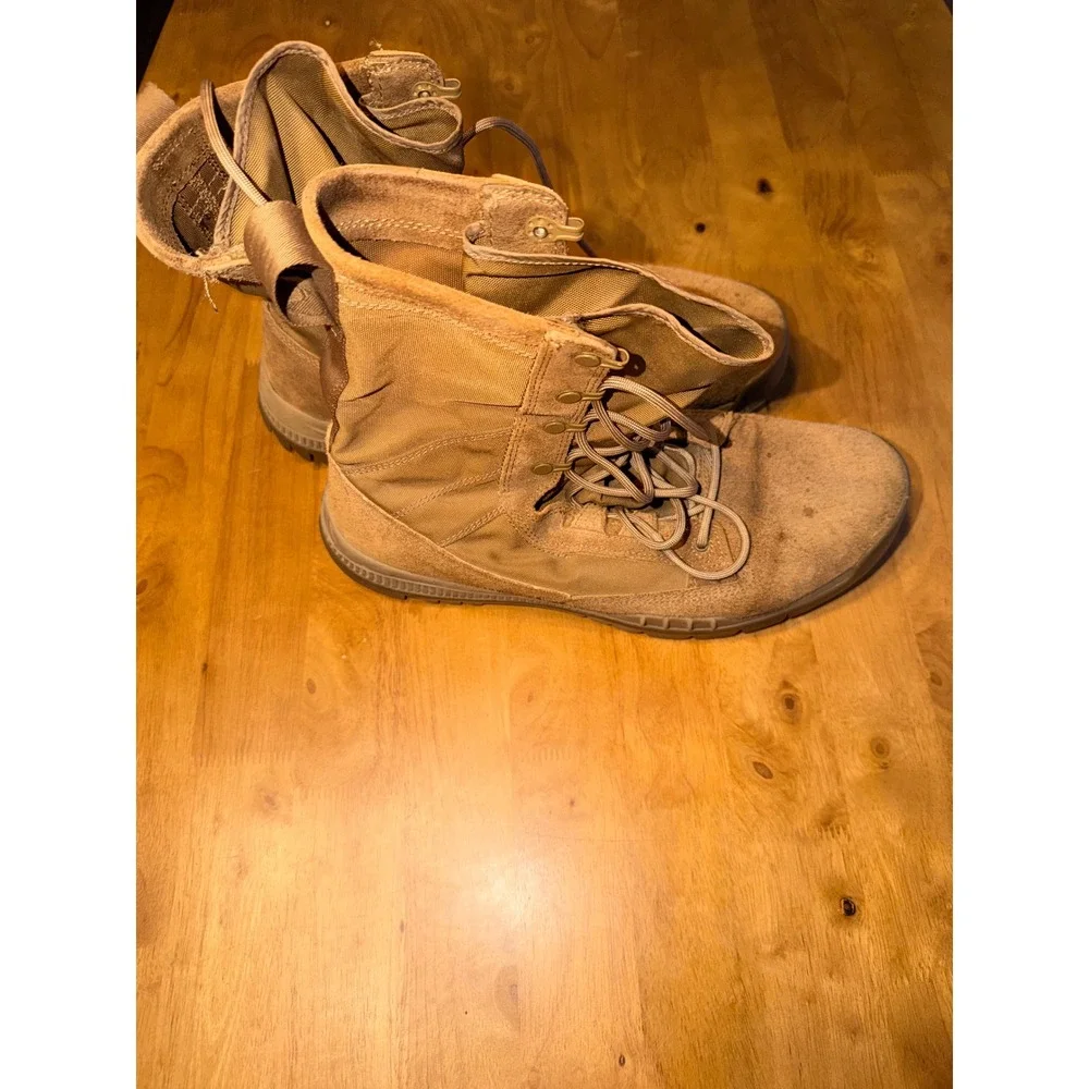 Nike SFB Field 8 Inch Tactical Boots Coyote Brown Suede Mens 631371-222